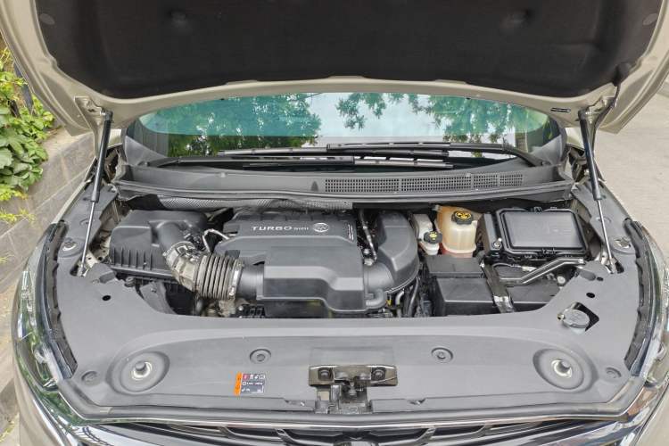 Used Buick GL8 2021 ES Land Cruiser 653T Flagship Model Interior 9