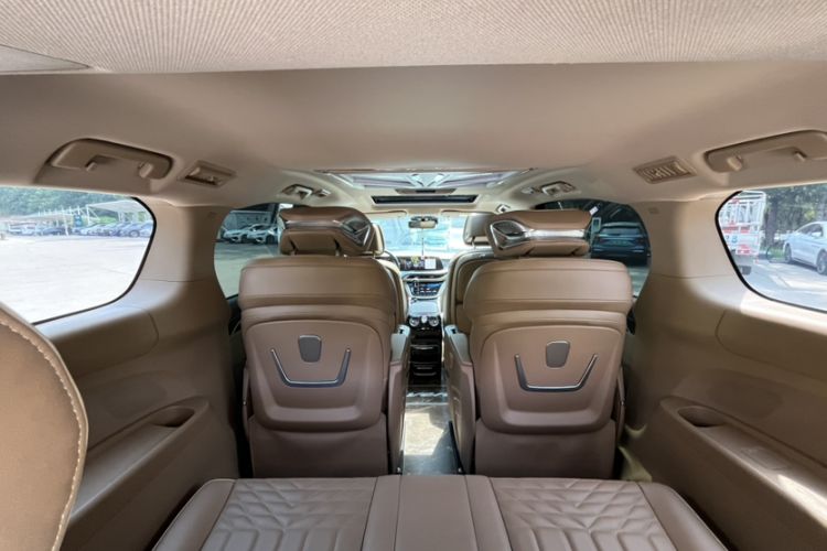 Used Buick GL8 2021 ES Land Cruiser 653T Luxury Edition Interior 9