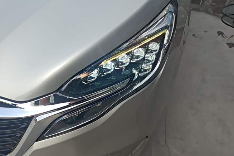 Used Buick GL8 2021 ES Land Cruiser 653T Luxury Edition Left Front Headlight
