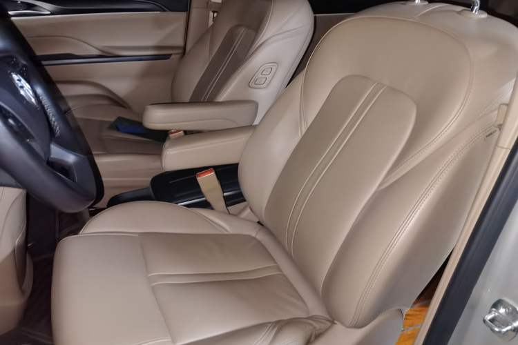 Used Buick GL8 2021 ES Land Cruiser 653T Luxury Edition Left Front Seat