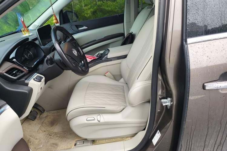Used Buick GL8 2021 Land Cruiser Executive Class 652T Luxury Model Left Front Seat