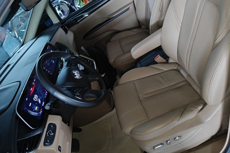 Used Buick GL8 2021 ES Land Cruiser 653T Luxury Edition Left Front Seat
