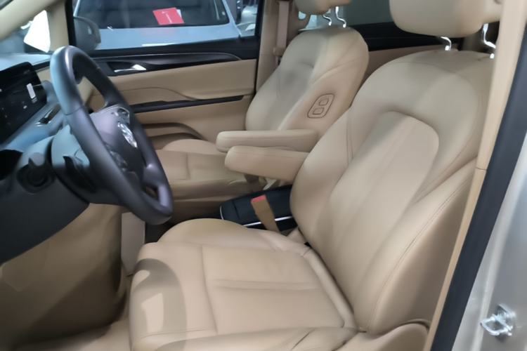 Used Buick GL8 2021 ES Land Cruiser 653T Luxury Edition Left Front Seat