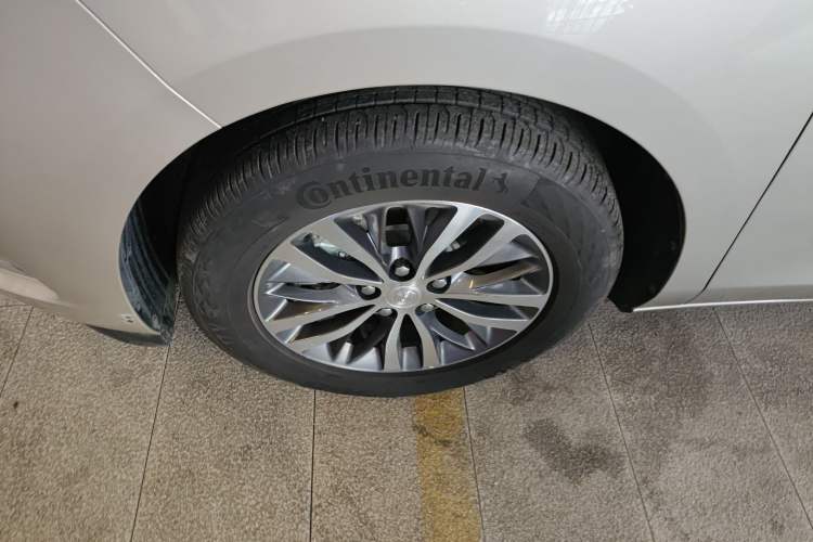 Used Buick GL8 2021 ES Landtrek 653T Comfort Edition Left Front Wheel Hub