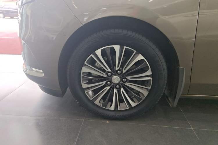 Used Buick GL8 2021 ES Landtrek 653T Luxury Model Left Front Wheel Hub