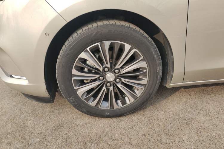 Used Buick GL8 2021 ES Landtrek 653T Luxury Model Left Front Wheel Hub
