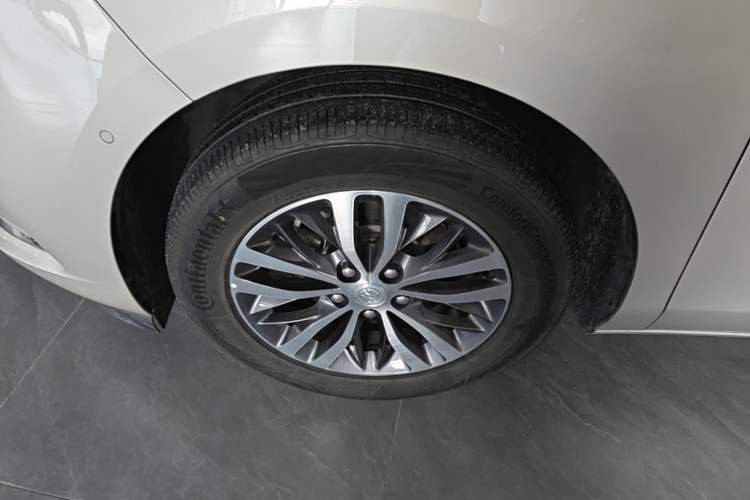 Used Buick GL8 2021 ES Land Cruiser 653T Luxury Edition Left Front Wheel Hub
