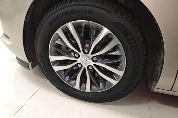 Used Buick GL8 2021 ES Land Cruiser 653T Luxury Edition Left Front Wheel Hub