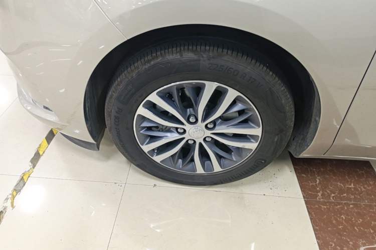 Used Buick GL8 2021 ES Landtrek 653T Comfort Edition Left Front Wheel Hub