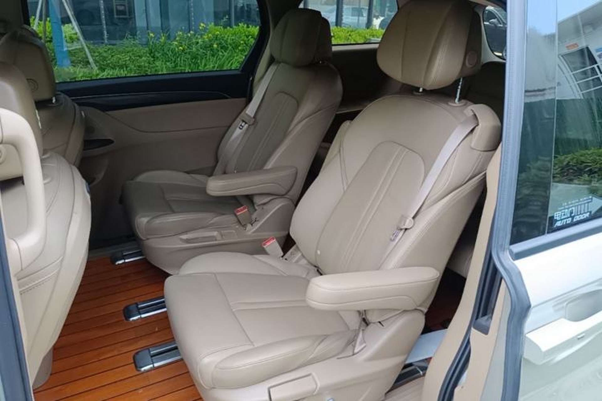 Used Buick GL8 2021 ES Land Cruiser 653T Luxury Edition Left Rear Seat