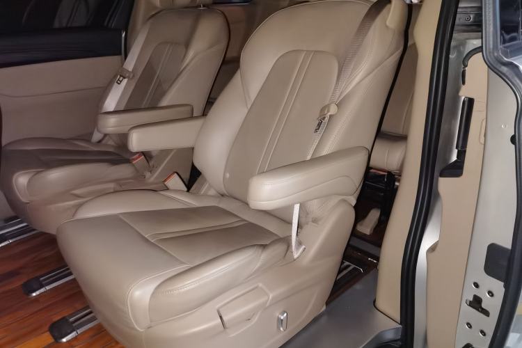 Used Buick GL8 2021 ES Land Cruiser 653T Luxury Edition Left Rear Seat