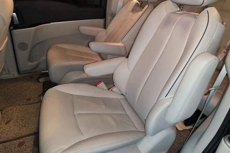 Used Buick GL8 2021 Land Cruiser Executive 652T Premium Model Left Rear Seat