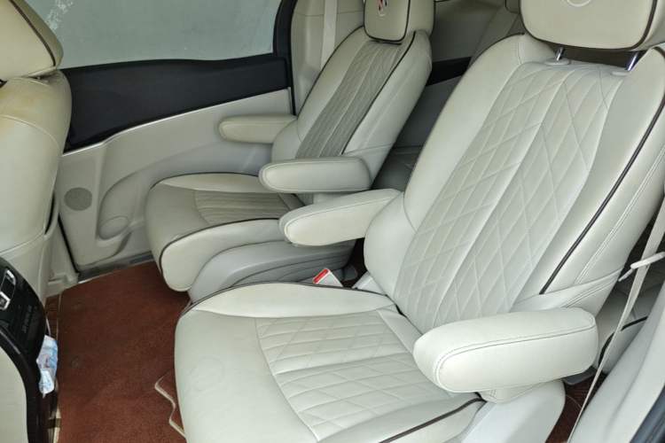 Used Buick GL8 2021 Land Cruiser Executive Class 652T Comfort Model Left Rear Seat