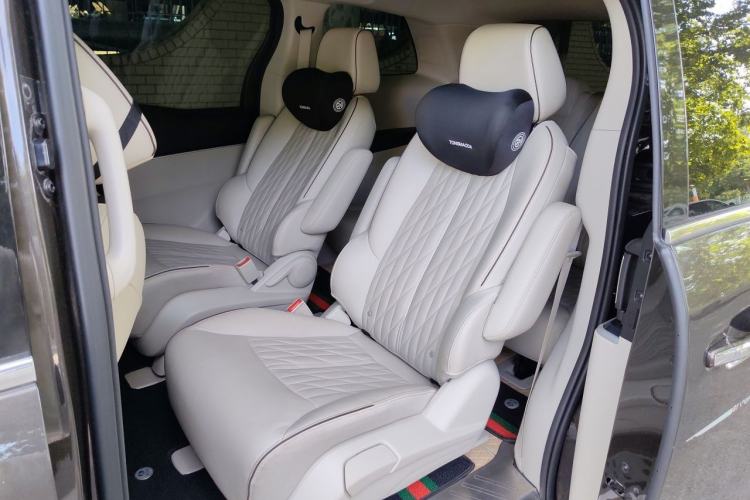 Used Buick GL8 2021 Land Cruiser Executive Class 652T Luxury Model Left Rear Seat