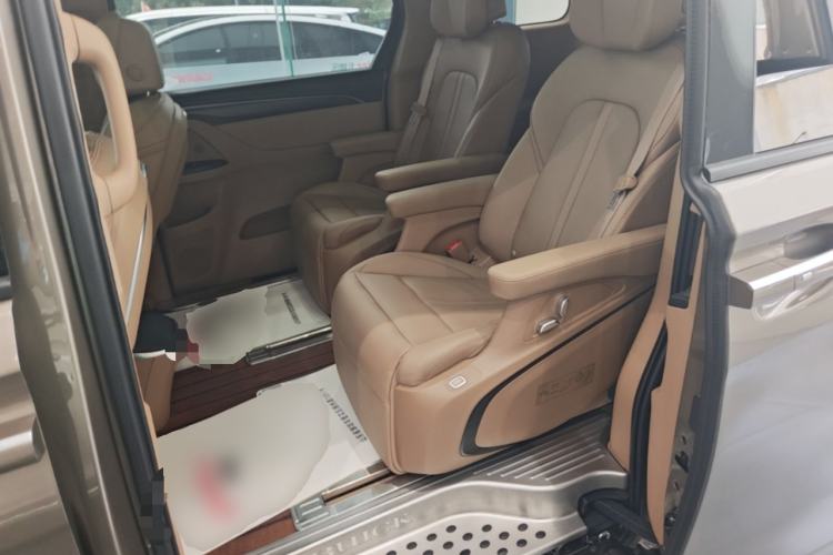 Used Buick GL8 2021 ES Landtrek 653T Luxury Model Left Rear Seat