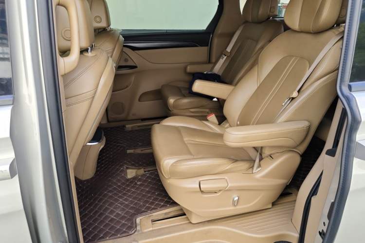 Used Buick GL8 2021 ES Land Cruiser 653T Luxury Edition Left Rear Seat