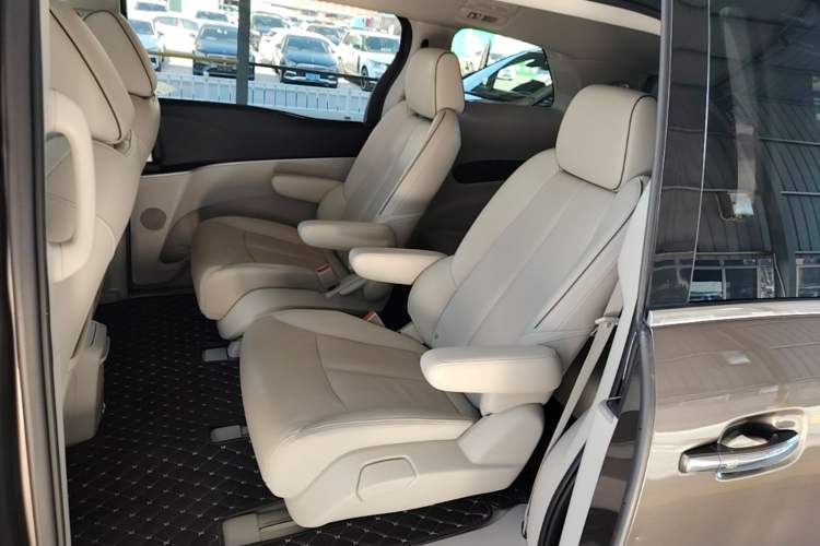 Used Buick GL8 2021 Land Cruiser Executive 652T Premium Model Left Rear Seat
