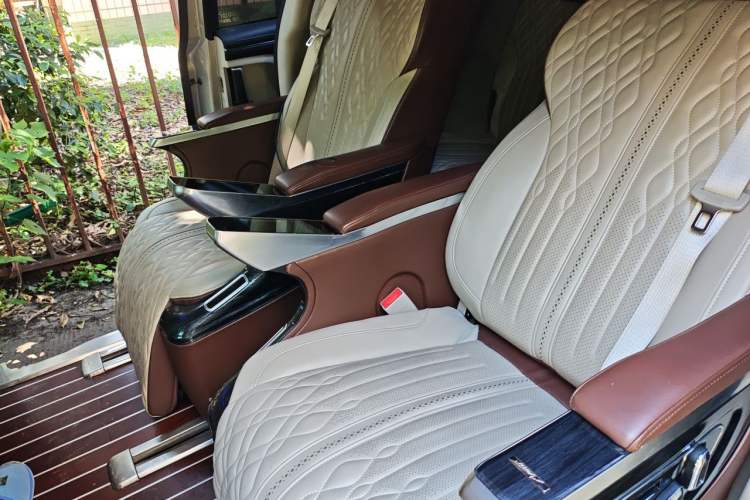 Used Buick GL8 2021 ES Landtrek 653T Comfort Edition Left Rear Seat