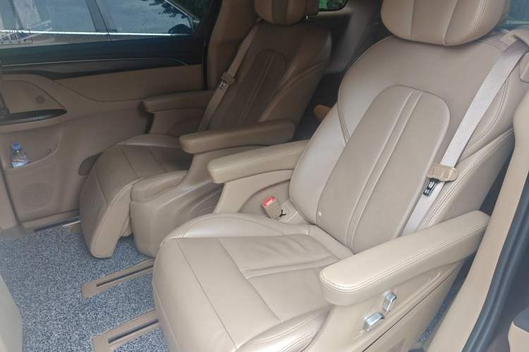 Used Buick GL8 2021 ES Landtrek 653T Smart Luxury Model Left Rear Seat