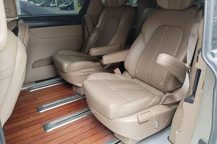 Used Buick GL8 2021 ES Land Cruiser 653T Luxury Edition Left Rear Seat