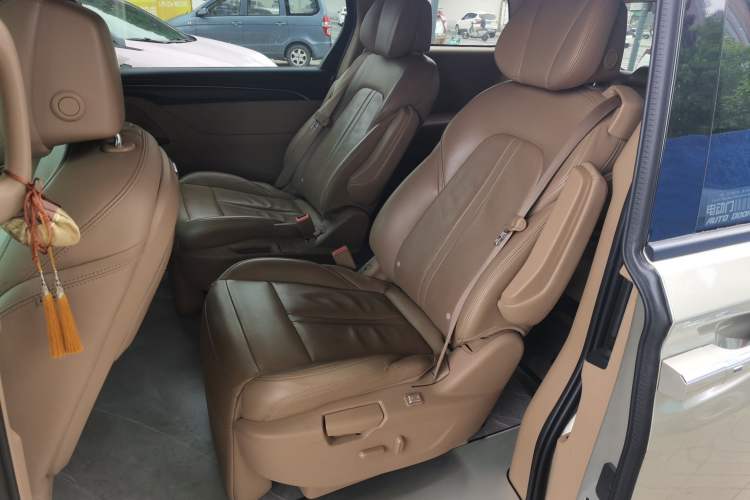 Used Buick GL8 2021 ES Land Cruiser 653T Flagship Model Left Rear Seat