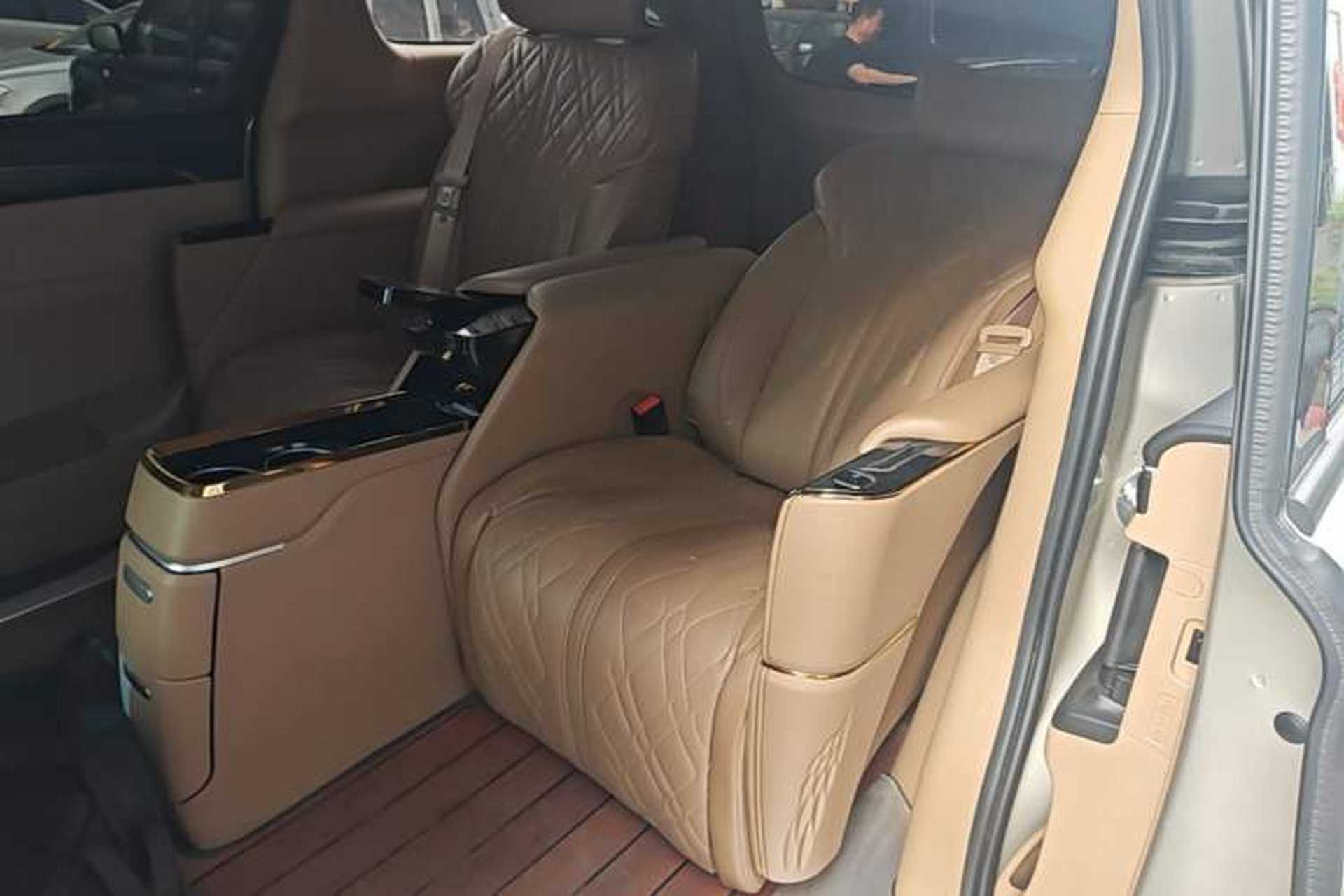 Used Buick GL8 2021 ES Land Cruiser 653T Luxury Edition Left Rear Seat