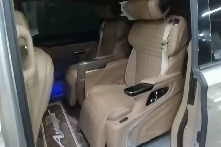 Used Buick GL8 2021 ES Land Cruiser 653T Luxury Edition Left Rear Seat