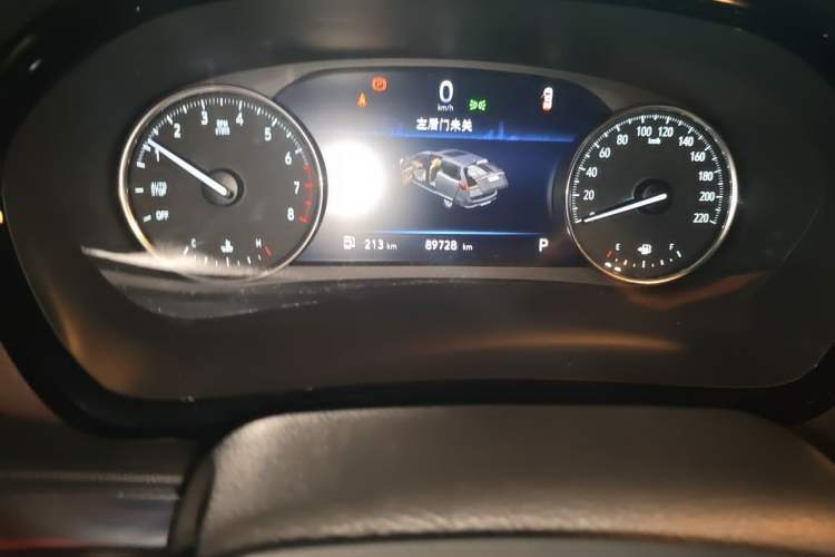 Used Buick GL8 2021 Land Cruiser Executive Class 652T Comfort Model Odometer Close Up