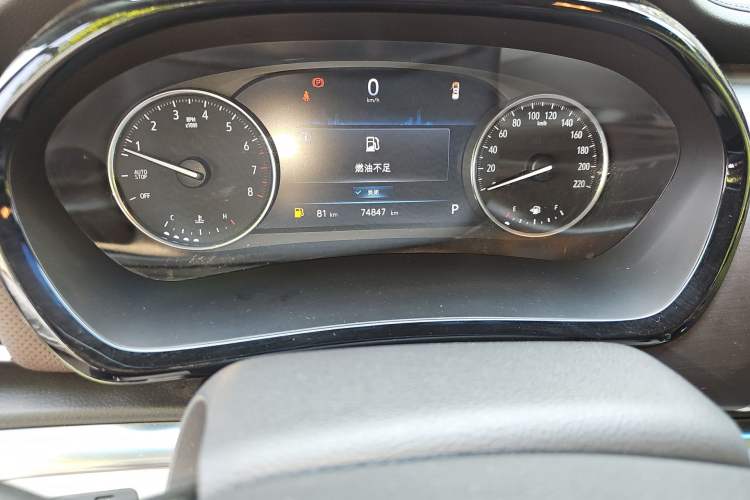 Used Buick GL8 2021 Land Cruiser Executive Class 652T Smart Luxury Model Odometer Close Up