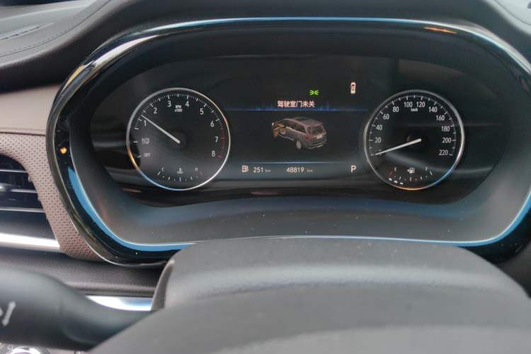 Used Buick GL8 2021 Land Cruiser Executive Class 652T Comfort Model Odometer Close Up