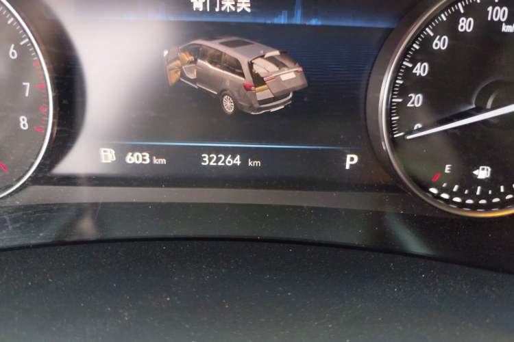 Used Buick GL8 2021 Land Cruiser Executive Class 652T Luxury Model Odometer Close Up