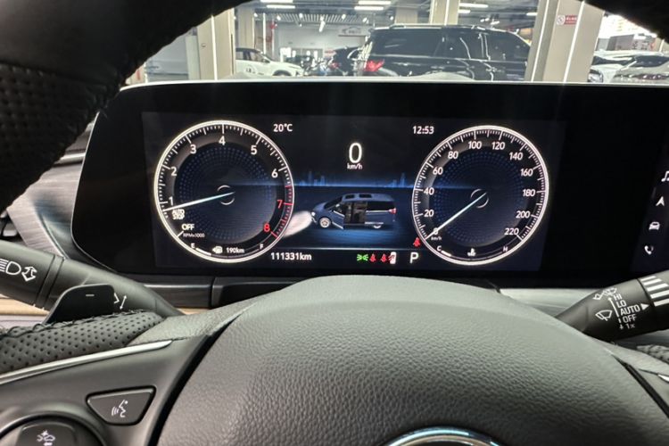 Used Buick GL8 2021 ES Landtrek 653T Luxury Model Odometer Close Up