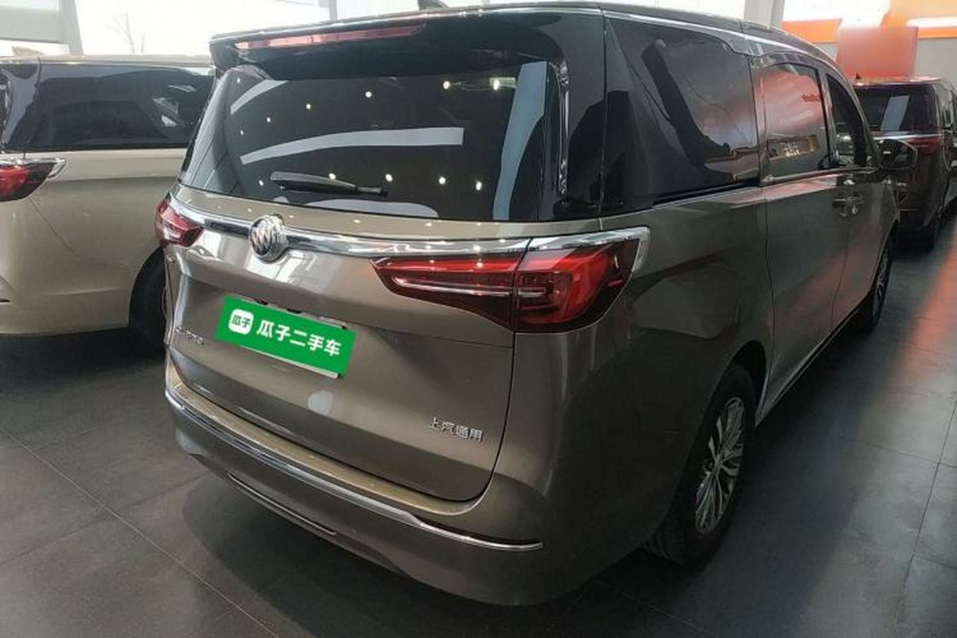 Used Buick GL8 2021 ES Land Cruiser 653T Luxury Edition Rear Right 45 Deg
