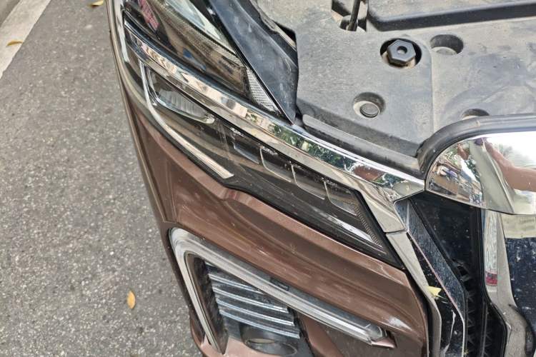Used Buick GL8 2021 Land Cruiser Executive Class 652T Luxury Model Right Front Headlight