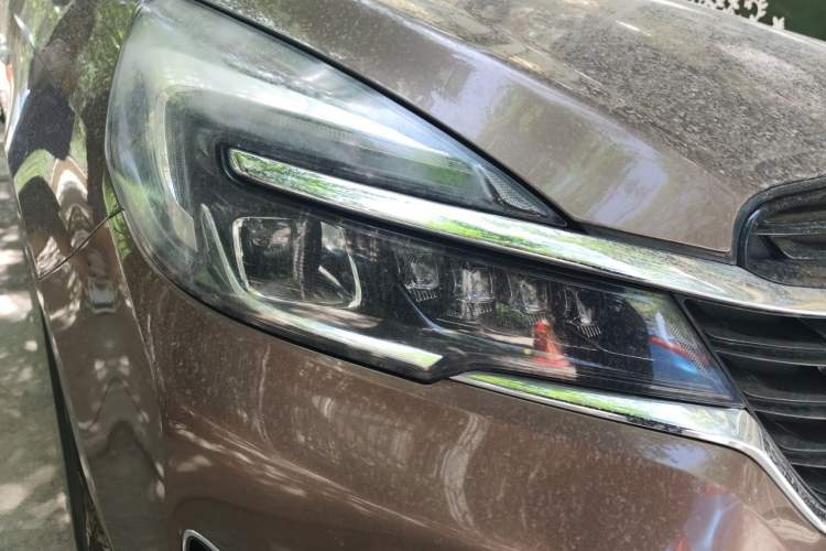 Used Buick GL8 2021 Land Cruiser Executive Class 652T Comfort Model Right Front Headlight