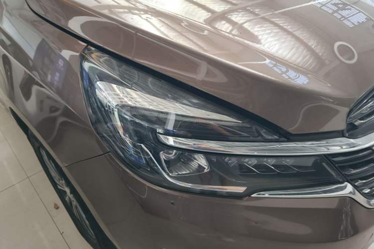 Used Buick GL8 2021 Land Cruiser Executive Class 652T Comfort Model Right Front Headlight