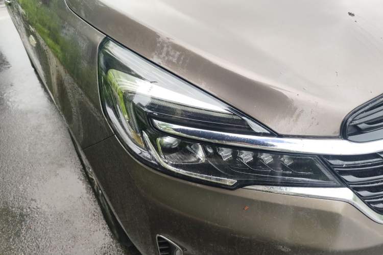 Used Buick GL8 2021 Land Cruiser Executive Class 652T Luxury Model Right Front Headlight