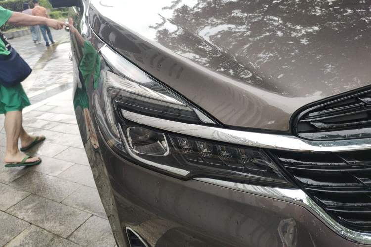 Used Buick GL8 2021 Land Cruiser Executive Class 652T Luxury Model Right Front Headlight