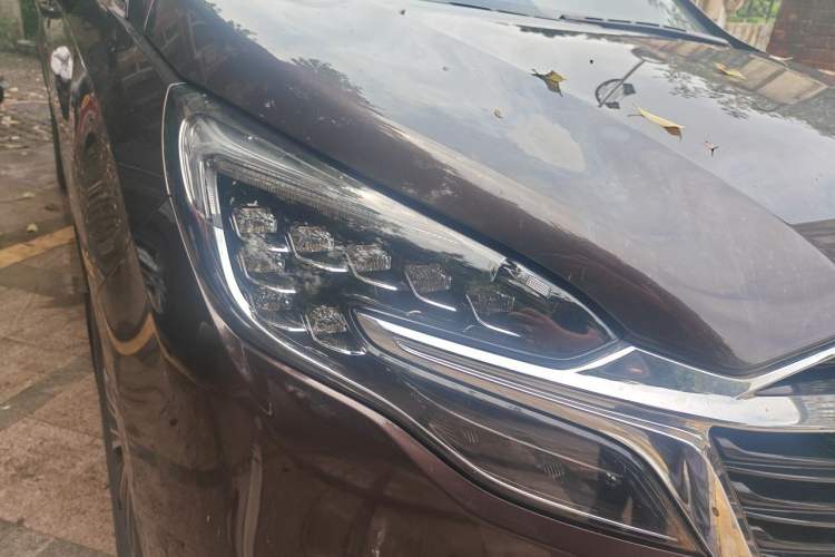 Used Buick GL8 2021 ES Landtrek 653T Smart Luxury Model Right Front Headlight