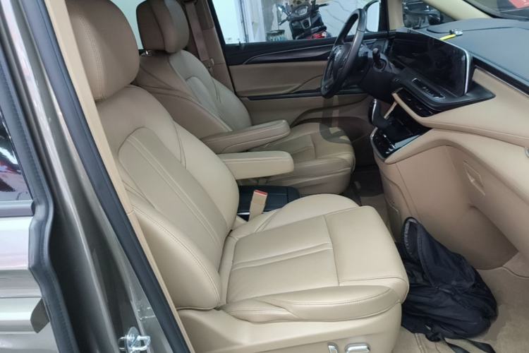 Used Buick GL8 2021 ES Land Cruiser 653T Luxury Edition Right Front Seat