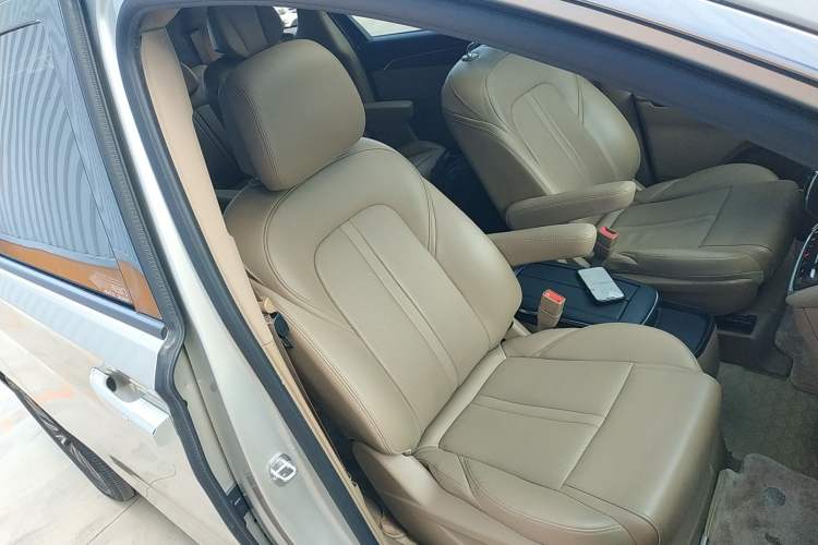 Used Buick GL8 2021 ES Landtrek 653T Luxury Model Right Front Seat