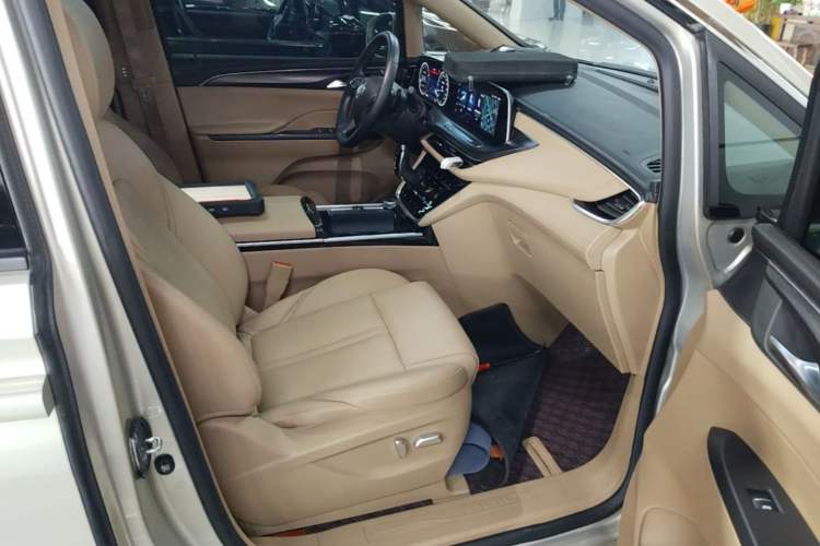 Used Buick GL8 2021 ES Land Cruiser 653T Luxury Edition Right Front Seat