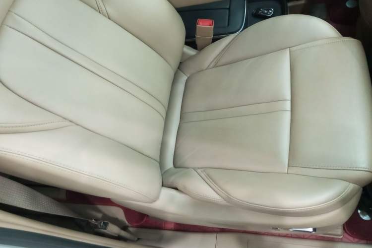 Used Buick GL8 2021 ES Land Cruiser 653T Luxury Edition Right Front Seat