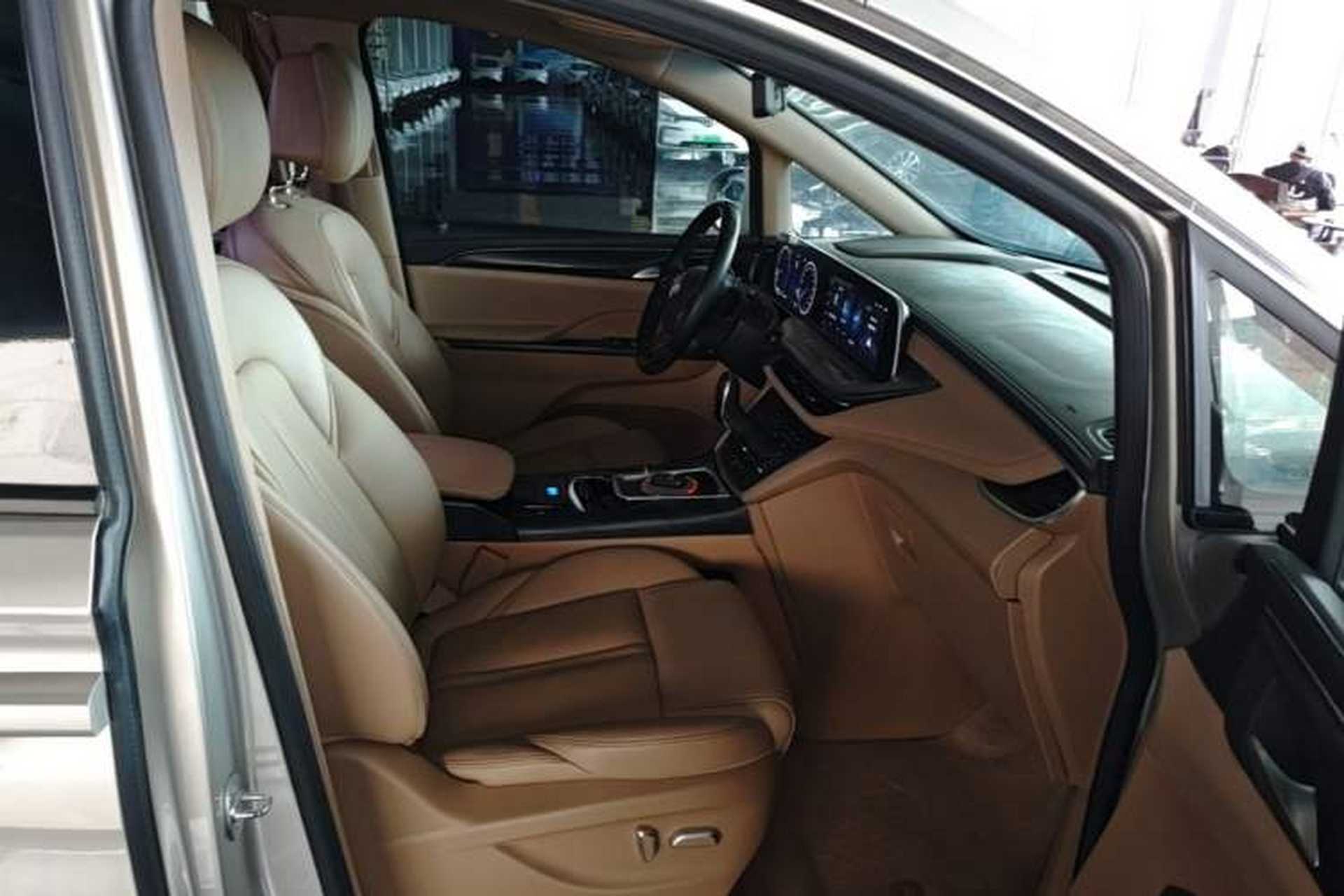 Used Buick GL8 2021 ES Land Cruiser 653T Luxury Edition Right Front Seat