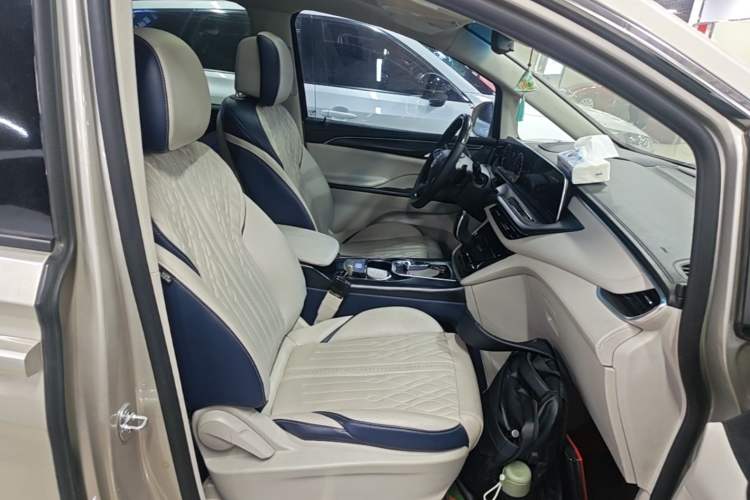 Used Buick GL8 2021 ES Landtrek 653T Comfort Edition Right Front Seat