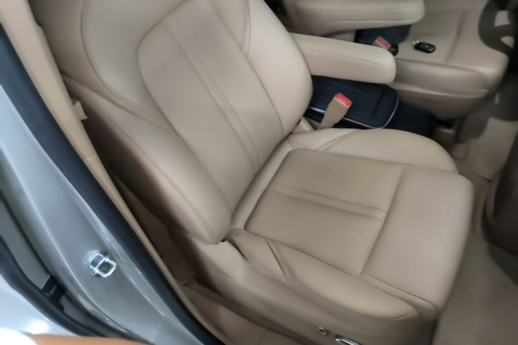 Used Buick GL8 2021 ES Land Cruiser 653T Luxury Edition Right Front Seat