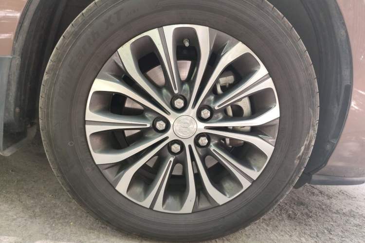 Used Buick GL8 2021 Land Cruiser Executive Class 652T Comfort Model Right Front Wheel Hub
