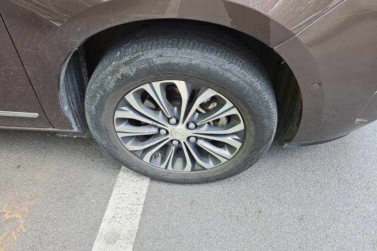 Used Buick GL8 2021 Land Cruiser Executive Class 652T Smart Luxury Model Right Front Wheel Hub