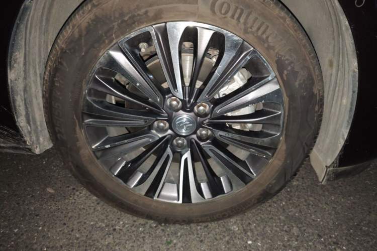 Used Buick GL8 2021 ES Land Cruiser 653T Smart Flagship Model Right Front Wheel Hub
