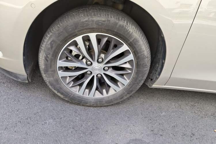 Used Buick GL8 2021 ES Land Cruiser 653T Luxury Edition Right Front Wheel Hub